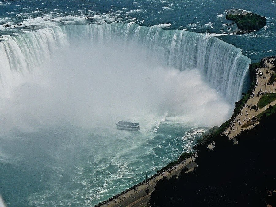 Horseshoe Falls at Niagara Falls, Ontario — the most booked day trip bus rental out of the GTA